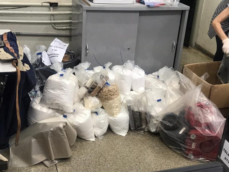 PM encontra 112 kg de cocaína e 7,2 kg de crack em casa na zona Norte