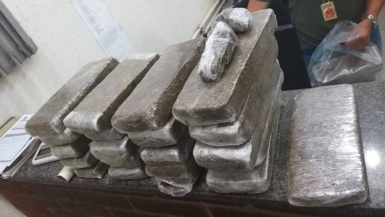 Casal que guardava droga em casa é preso em flagrante na zona Norte