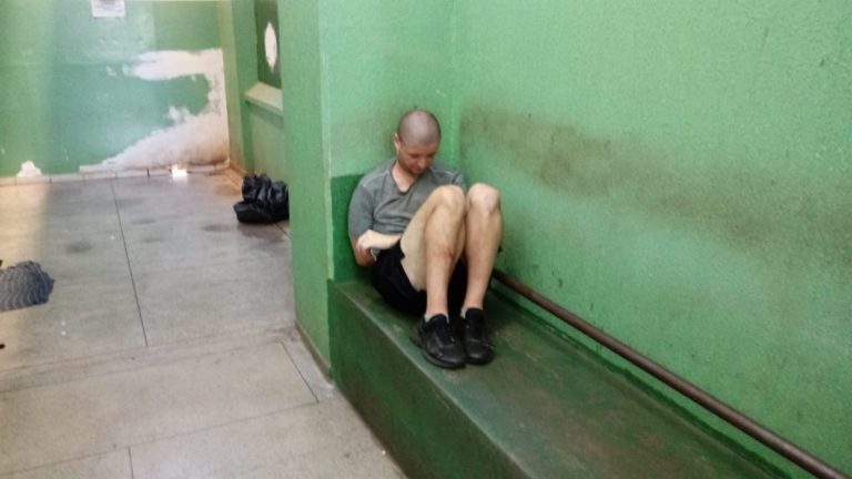 Laudo confirma esquizofrenia em homem que matou mulher facadas em praça na zona Sul