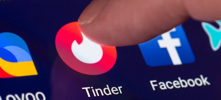 “Malandrão do Tinder” é preso depois de enganar e estuprar mulher que conheceu pelo aplicativo