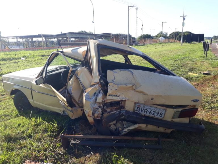Acidente entre carro e caminhão deixa dois feridos na rodovia Anhanguera