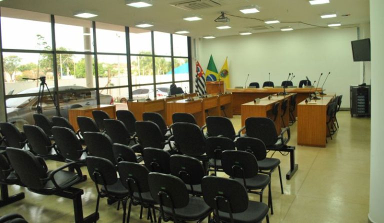 Briga dentro da Câmara de Sertãozinho: assessor termina socorrido na UPA