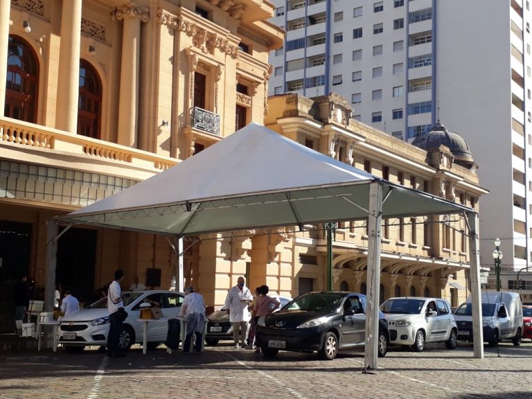 Vacinação “drive thru” contra gripe para idosos começa nesta quarta-feira (25)