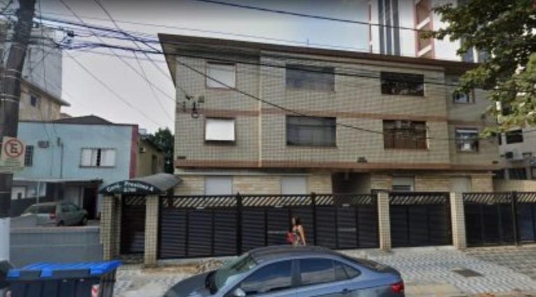 Mulher cai do primeiro andar do prédio onde reside ao tentar fugir da quarentena para visitar a mãe