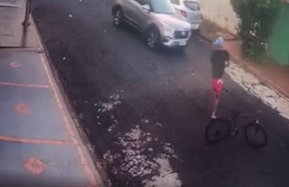Ladrão abandona bicicleta para roubar carro no Parque das Figueiras