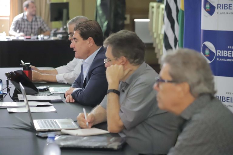 Prefeito apresenta números da Covid-19 e destaca importância do distanciamento social em Ribeirão