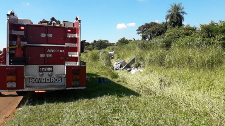 Motorista é socorrido desacordado depois de bater em um poste na rodovia entre Pontal e Sertãozinho