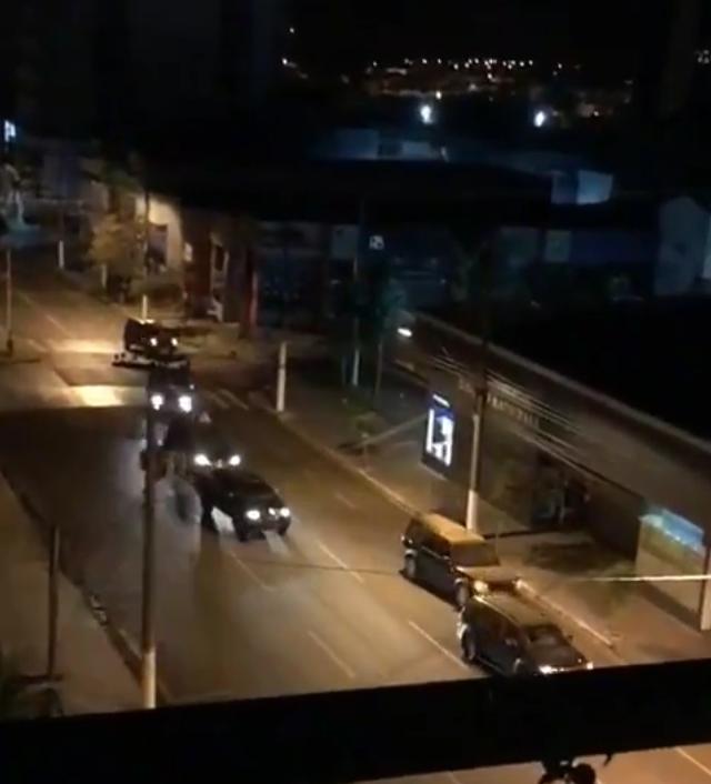 Vídeo: bandidos explodem agência bancária e destroem base da PM em Ourinhos