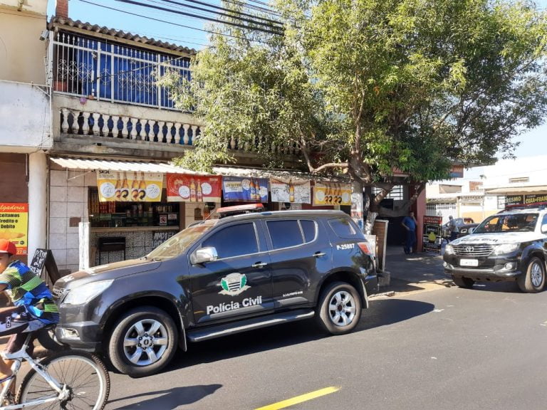 Dono de bar no Jardim Jandaia é preso por porte de arma de fogo