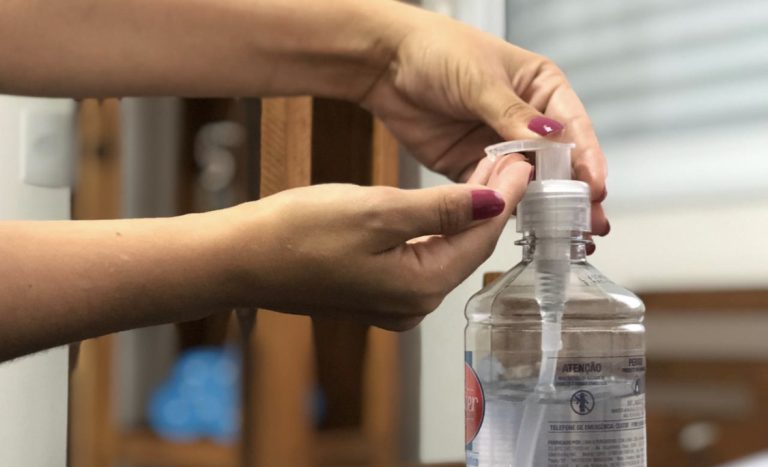 Cientistas desenvolvem métodos rápidos para monitorar a qualidade do álcool em gel