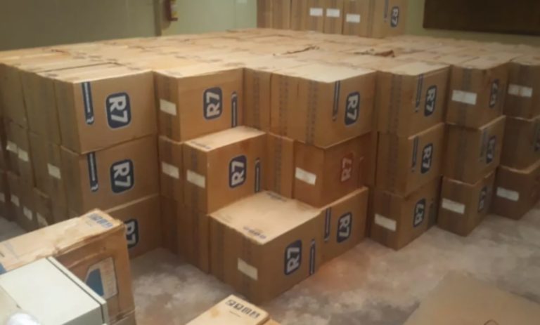 PM de Pradópolis apreende uma carreta “lotada” com cigarros contrabandeados