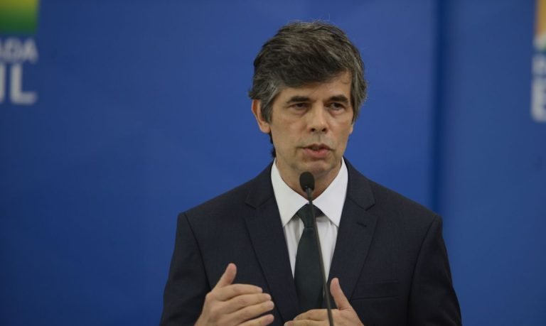 Nelson Teich abandona Ministério da Saúde antes de completar 1 mês no cargo