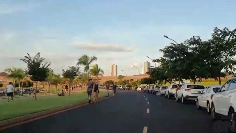 Coronavírus: Alta de casos no interior e litoral coincide com queda no isolamento social