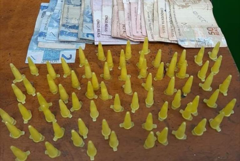 Policiais Militares da ROCAM prendem indivíduo por tráfico de drogas no Jardim das Palmeiras