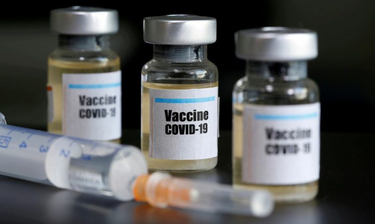 Ministério da Saúde anuncia vacina para bancários e trabalhadores dos Correios