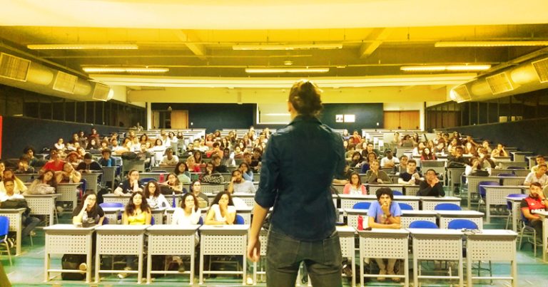 Cursinho popular abre processo seletivo para alunos