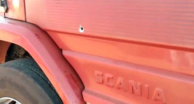 Caminhoneiro é baleado após tentativa de assalto em posto de combustível da região