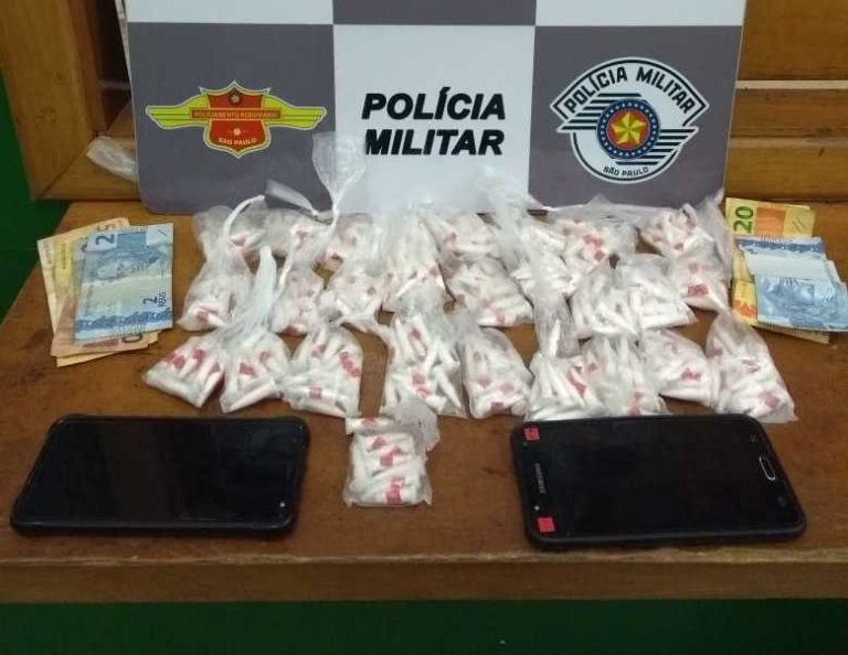 Dois traficantes são presos com cocaína em ação da Polícia Rodoviária