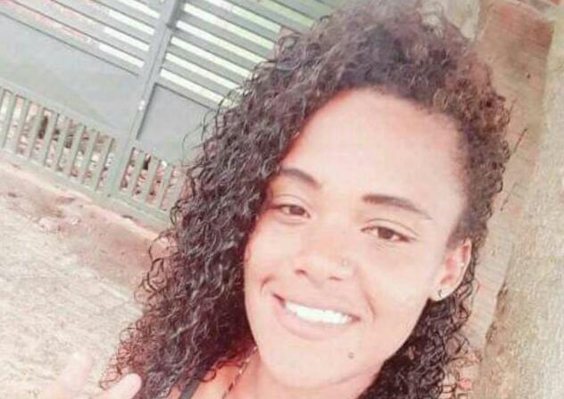 Jovem desaparece e família pede ajuda para localiza-la