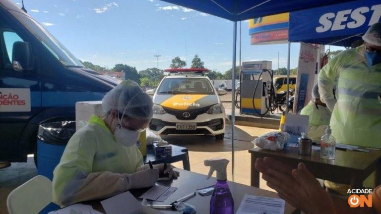 Campanha faz testes de covid em caminhoneiros, motoristas e cobradores na Anhanguera
