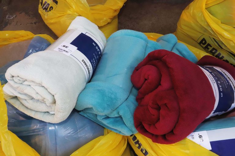 Campanha Inverno Solidário recebe cobertores e agasalhos em Ribeirão
