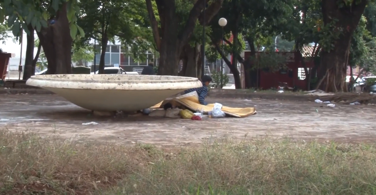 Vídeo| Vereador propõe estudo para viabilizar locais apropriados para entrega de marmitas a moradores em situação de rua
