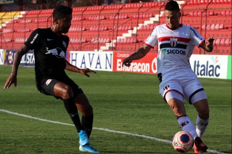 Botafogo perde, mas conta com combinação de resultados e se livra da degola na bacia das almas