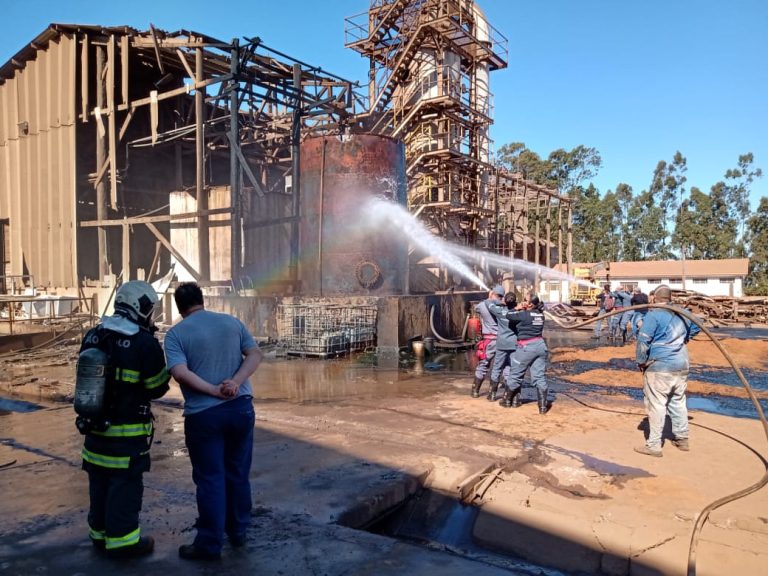 Tanque de 30 mil litros de óleo combustível explode em indústria de fertilizantes em Batatais