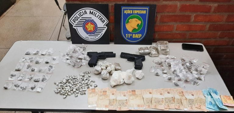 Patrulhamento da BAEP apreende dois simulacros, drogas e mais de R$ 2 mil no Campos Elíseos