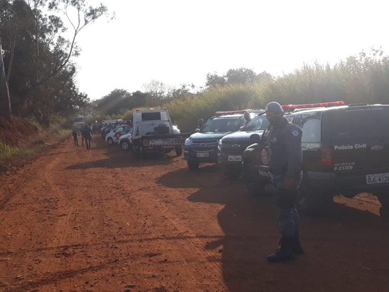 Criminosos morrem e um PM fica ferido após troca de tiro envolvendo a BAEP na Estrada Velha de Jardinópolis