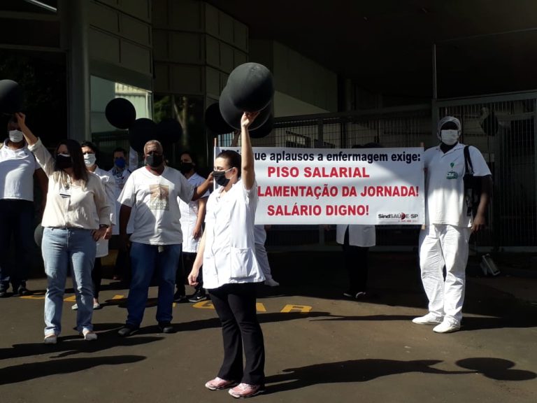 Em plena pandemia, profissionais da saúde reclamam de salário de R$ 1,2 mil e pedem melhores condições de trabalho