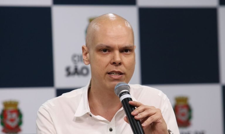 SP: prefeitura assina protocolo para reabrir bares e salões de beleza