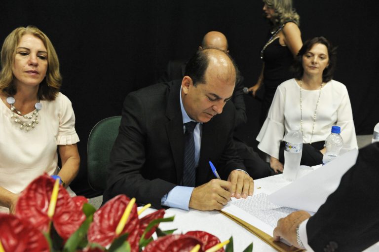 Câmara de Pitangueiras recebe denúncia de nepotismo e favorecimento