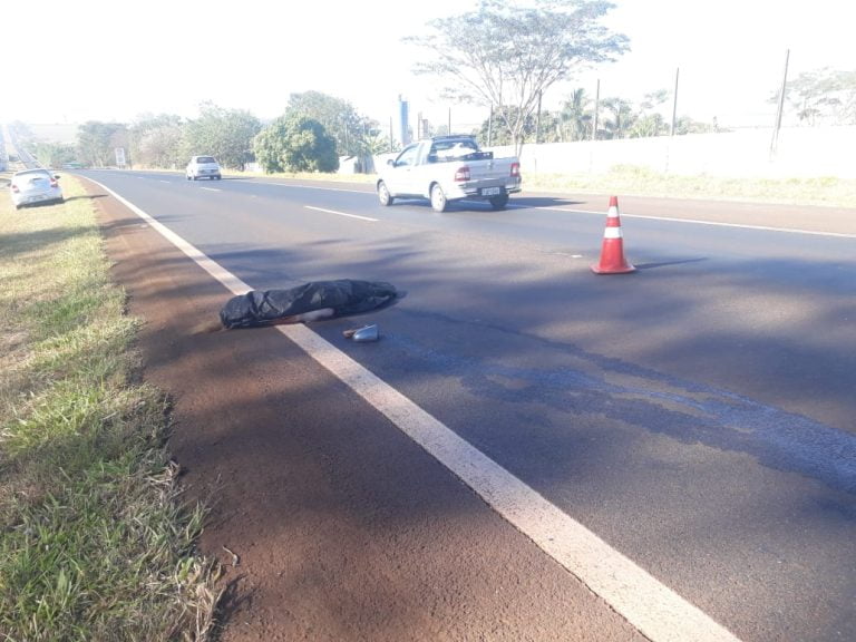 Idosa de 69 anos morre ao ser atropelada na rodovia Anhanguera