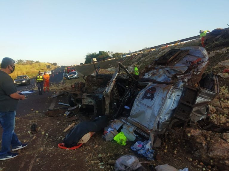 Caminhoneiro morre em acidente na rodovia Anhanguera