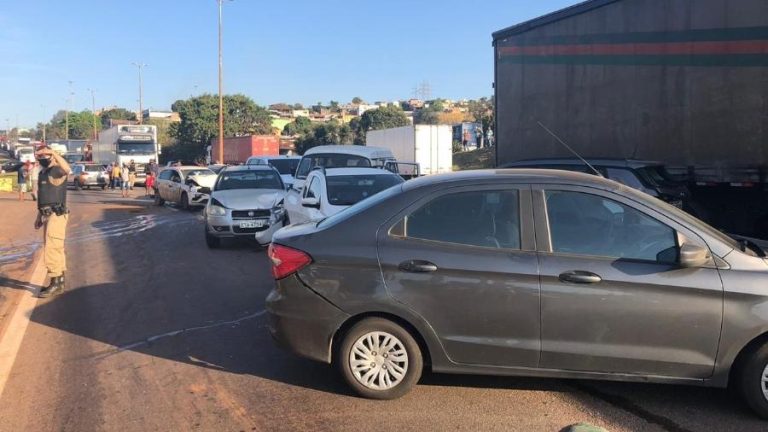 Vídeo | 20 veículos se envolvem em acidente no Anel Rodoviário de BH