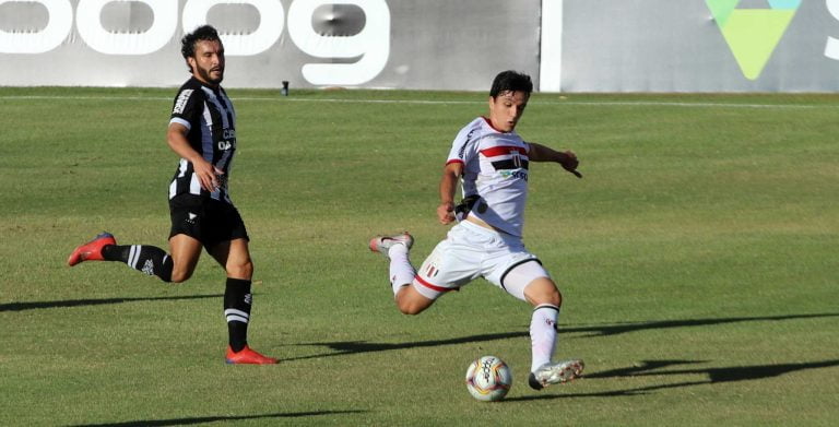 Botafogo se complica e acaba derrotado em casa pelo Figueirense