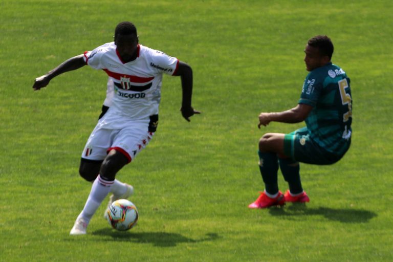 Técnico do Botafogo relaciona 23 jogadores para enfrentar o Juventude