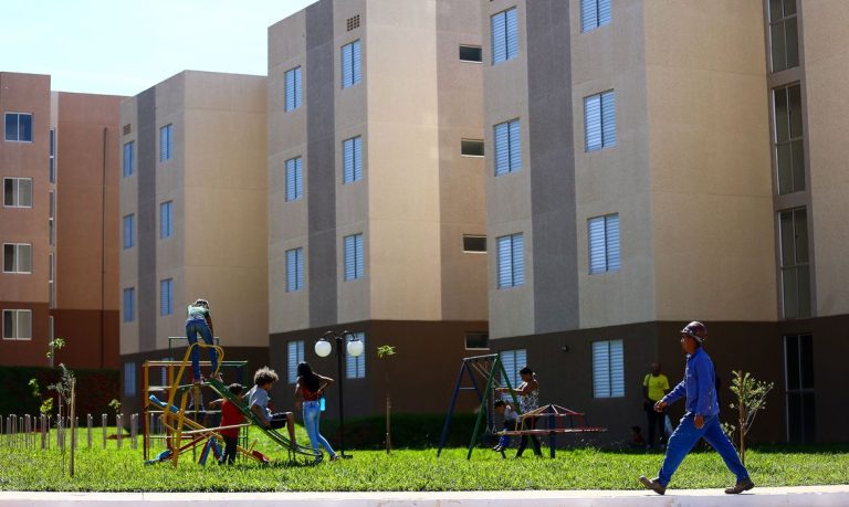 Conflitos em condomínios se multiplicam na pandemia