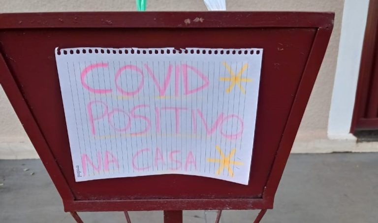 Fonoaudióloga com covid-19 deixa recado no lixo para evitar contaminação de coletores