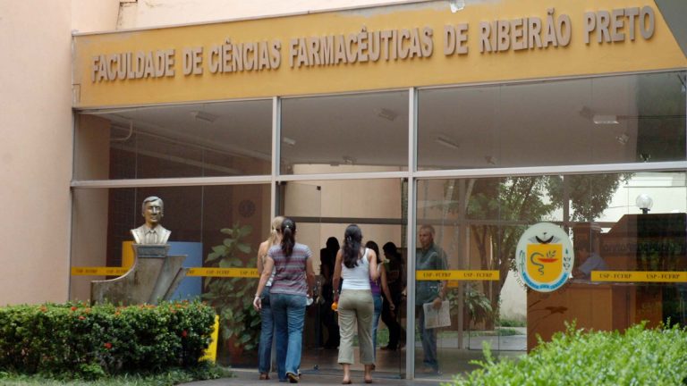 Faculdade de Ciências Farmacêuticas da USP oferece curso sobre os cuidados para a retomada gradual das atividades