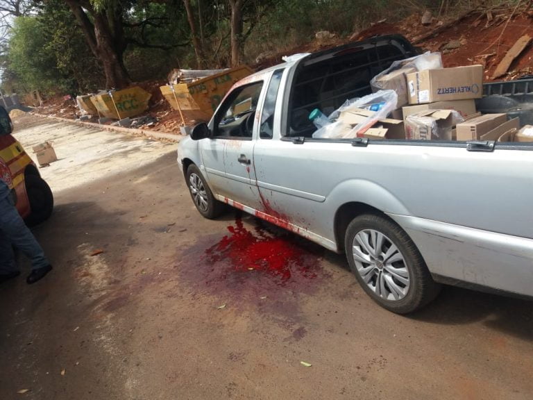 Ferido gravemente no pé, idoso é socorrido após ataque de cão pitbull em Ribeirão Preto