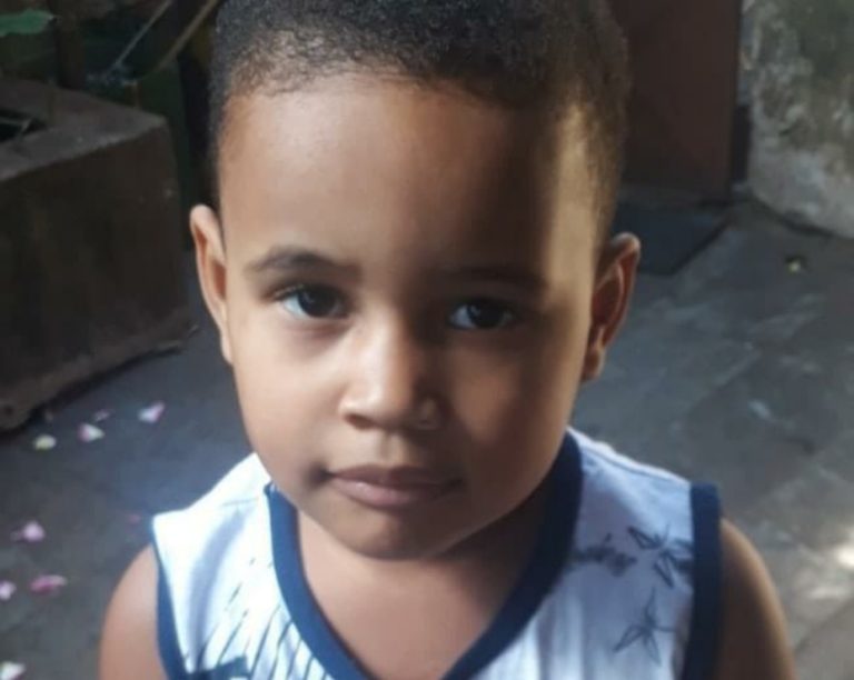 Menino de 3 anos morre no incêndio de sobrado na avenida Costa e Silva