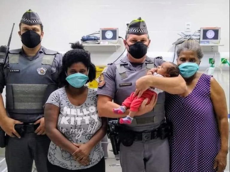 Policiais militares salvam recém-nascido engasgado em Pitangueiras