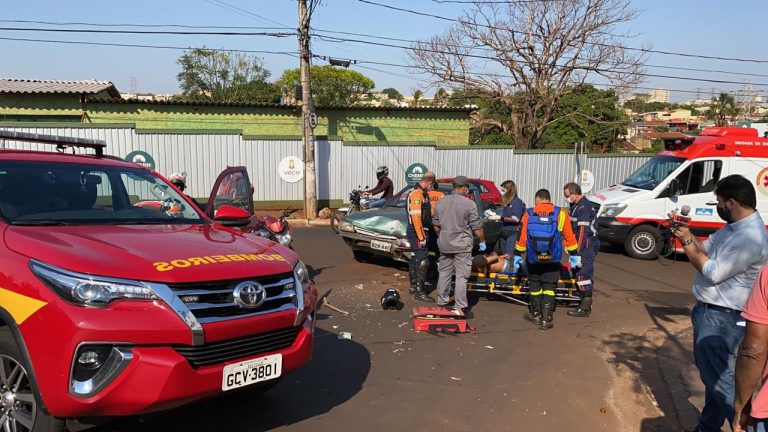 Vídeo | Dois irmãos ficam feridos após acidente entre moto e carro na zona Leste de Ribeirão Preto