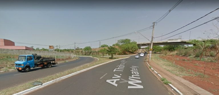 Motociclista morre ao cair com a moto na avenida Thomas Alberto Whatelly, em RP