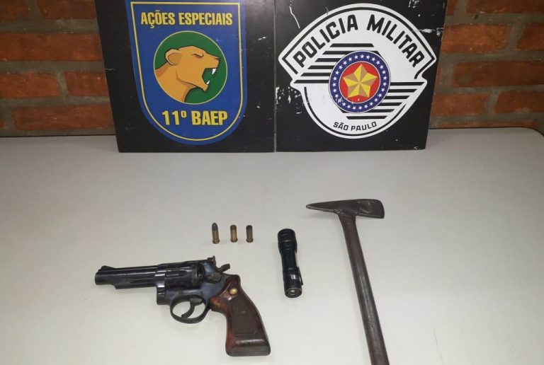 BAEP prende trio de ladrões e liberta reféns na avenida Brasil