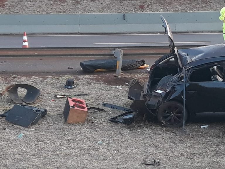 Carro capota e homem de 26 anos morre em rodovia de Sertãozinho
