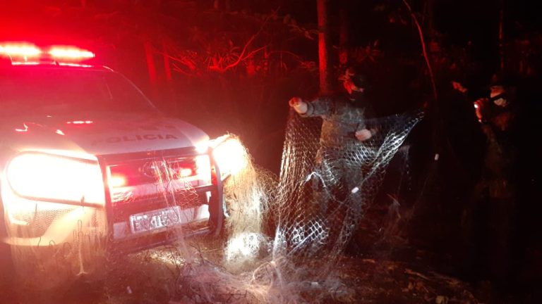 Homem é multado em R$ 1,4 mil por pesca com tarrafa