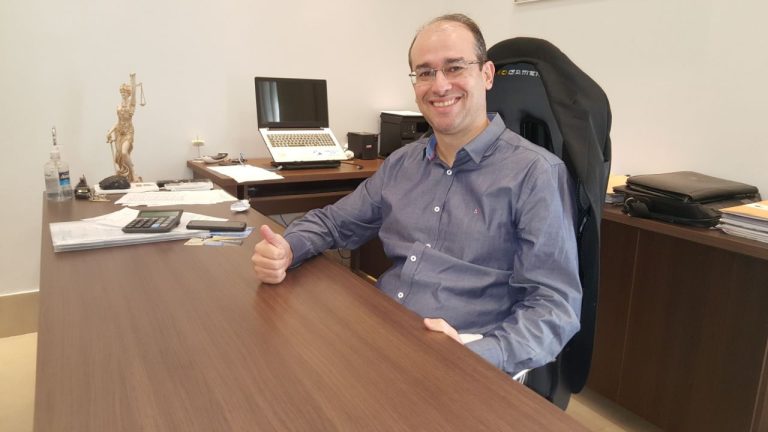 Candidato comemora a vitória, faz carreata, mas é surpreendido por resultado das eleições